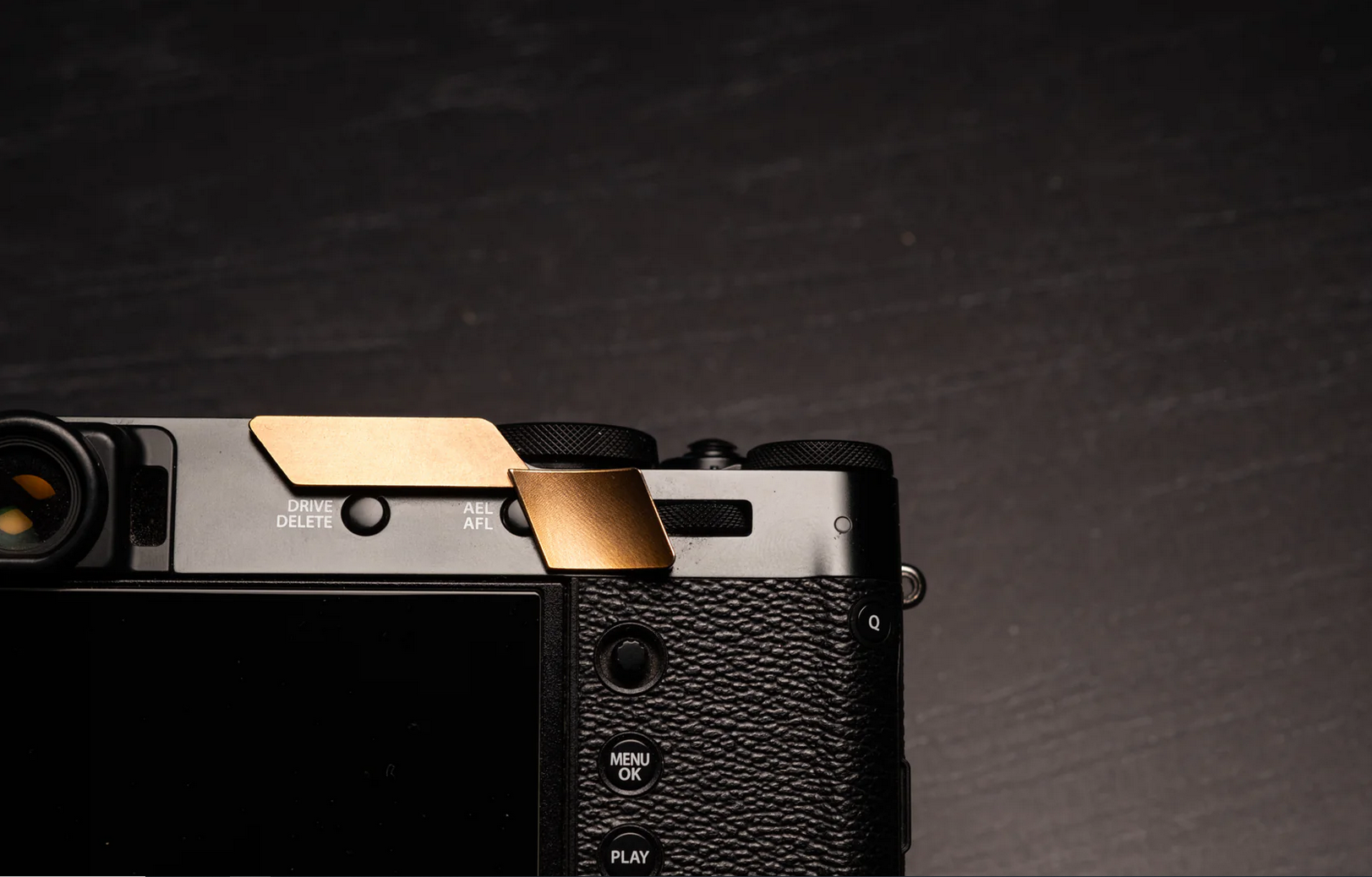 Squarehood Daumengriff für Fujifilm X100VI Smooth Brass