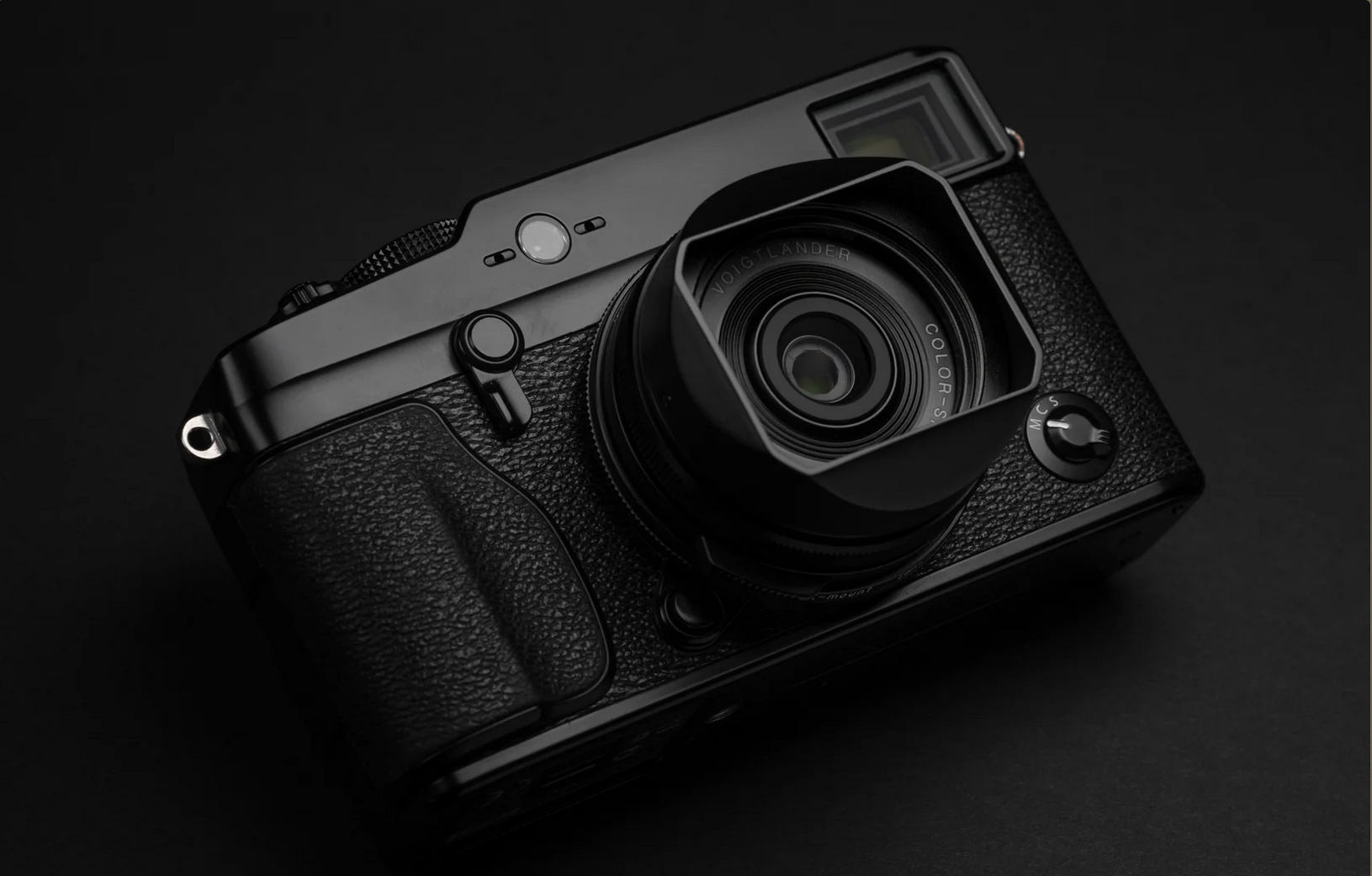 Squarehood Gegenlichtblende für Voigtländer 18/27mm an Fujifilm X-Mount Black