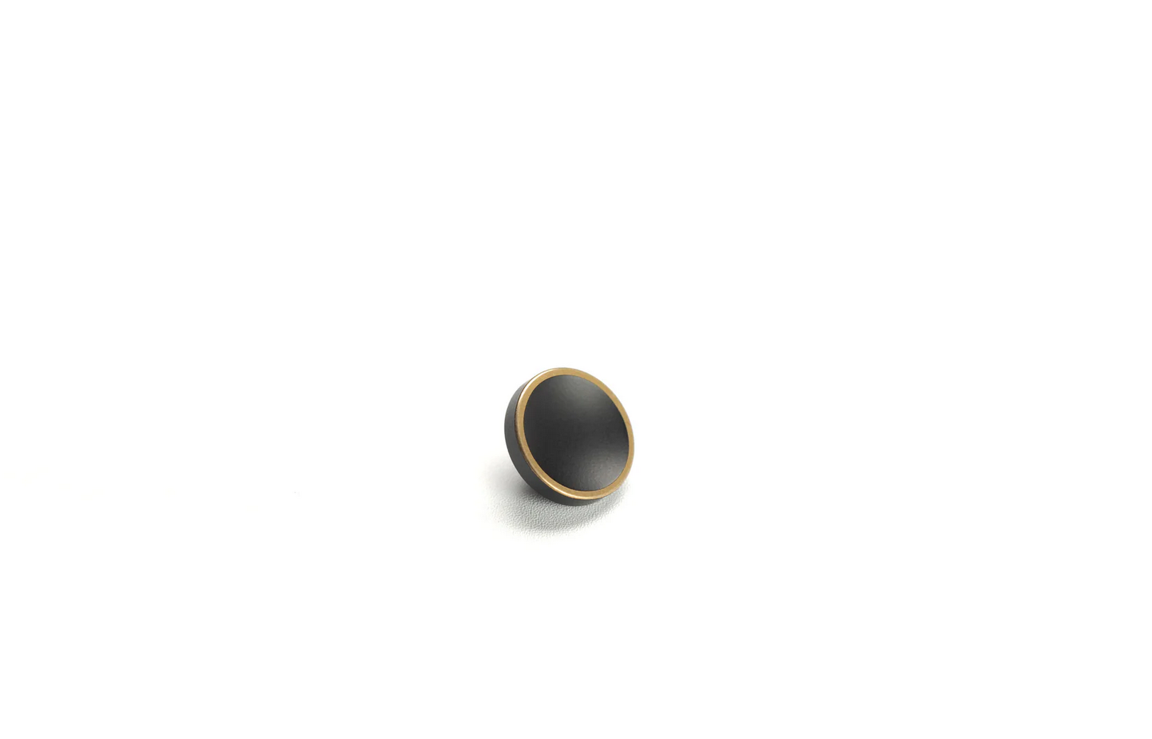 Squarehood Shutter Button Concave/Auslöseknopf konkav Black/Brassring